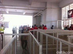 Jelang Indonesia vs Myanmar, Stadion Pakansari Belum Ramai