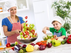 Ini Pendapat 3 Chef Indonesia Soal Manfaat Memasak Bersama Anak