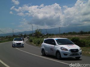 Risers Sumringah Susuri Pesisir Selatan Sulawesi dengan Datsun Risers Sumringah Susuri Pesisir Selatan Sulawesi dengan Datsun