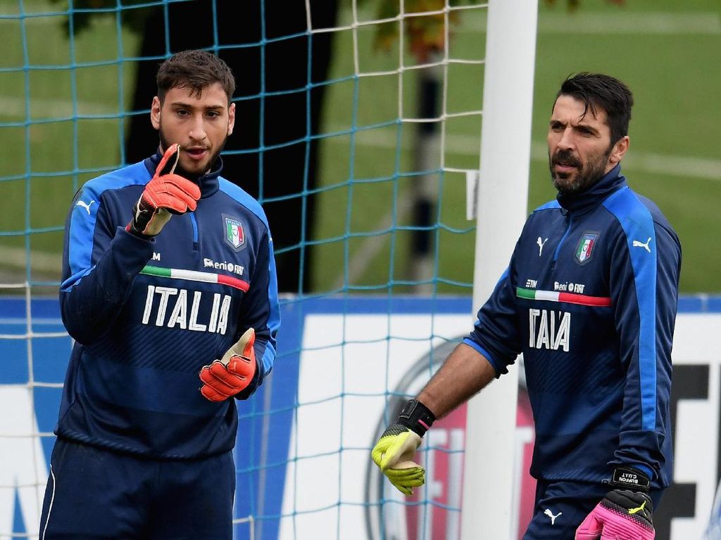 Petuah Gianluigi Buffon untuk Gianluigi Donnarumma Petuah Gianluigi Buffon untuk Gianluigi Donnarumma