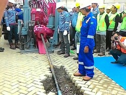 Begini Cara PLN Bangun Kabel Listrik Bawah Tanah
