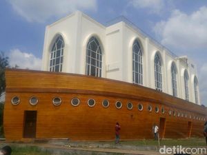 Wisata Religi ke Masjid Kapal Semarang nan Megah dan Unik Wisata Religi ke Masjid Kapal Semarang nan Megah dan Unik