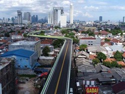 TransJakarta Bakal Tambah Lift dan Eskalator di Jalan Busway Layang