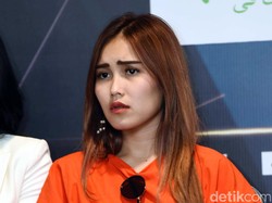 Ayu Ting Ting Kok Jambak dan Tendang Ruben Onsu?