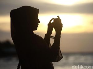 Menikmati Senja di Pantai Tanjung Bira