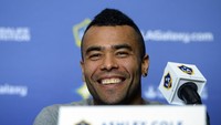 Ashley Cole tak setia pada Cheryl Tweedy. Menikah di tahun 2006, mereka bercerai di tahun 2010. Ada lima wanita yang disebut menjadi selingkuhan Cole. (Foto: Kevork Djansezian/Ashley Cole)