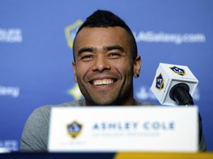 Ashley Cole Bermimpi Kembali ke Chelsea