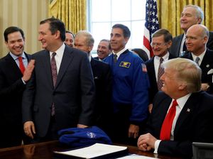 Saat Trump Bercanda Kirim Anggota Parlemen AS ke Ruang Angkasa