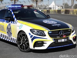 Polisi Australia Pakai Mobil Sport Mercy