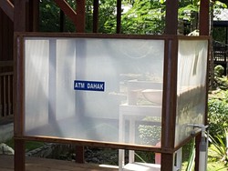 Unik! Ada ATM Dahak di Rumah Sakit Ini