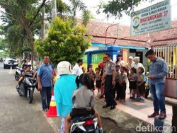 Waspada Isu Penculikan Anak, Polres Banyuwangi Jaga TK dan SD
