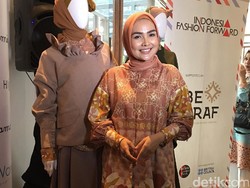 Ria Miranda akan Tampilkan Busana Hijab Terinspirasi PD II di Korea Selatan