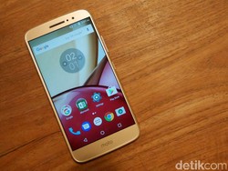 Moto M, Ponsel Kelas Menengah yang Tampil Mewah