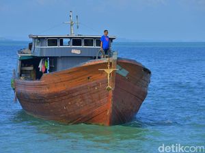 TNI AL Tangkap Kapal yang Tak Miliki Izin di Selat Singapura TNI AL Tangkap Kapal yang Tak Miliki Izin di Selat Singapura