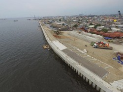 Permukaan Tanah Turun 12 Cm/Tahun, Tanggul Pantai Jakarta Jadi Prioritas