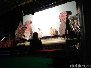 Wayang Keroncong Meriahkan Hari Air Sedunia di Ponten Kuno Solo Wayang Keroncong Meriahkan Hari Air Sedunia di Ponten Kuno Solo