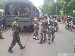 TNI Ikut Turun Amankan Bentrok Ojek Online dan Angkot di Bogor