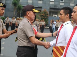 Kapolda Metro Beri Penghargaan ke 57 Anggota Direktorat Narkoba