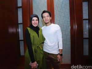 Serunya Wisata Rohani Dimas Seto dan Dhini Aminarti di Jepang Serunya Wisata Rohani Dimas Seto dan Dhini Aminarti di Jepang