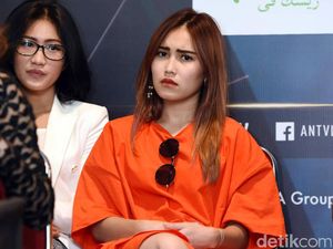 Pesan Umi Kalsum untuk Ayu Ting Ting yang Dipecat Pesbukers