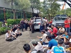 Lagi, Warga Japurabakti Geruduk Kantor Tol karena Banjir