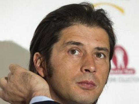 Former Italian midfielder Alessio Tacchinardi holds a press conference about the Juventus Soccer School in Brussels on January 29, 2014. After last year's success, trainings will be organised by Italian club Juventus for players aged 6 to 17. AFP PHOTO/BELGA/KRISTOF VAN ACCOM== BELGIUM OUT == / AFP PHOTO / BELGA / KRISTOF VAN ACCOM