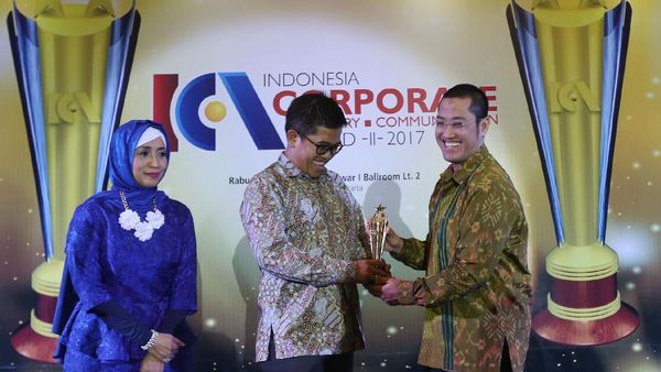 FIFGroup Raih Corcomm of The Year 2017