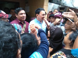 Kunjungi Warga Lumpuh di Cilincing, Ahok Janjikan Kursi Roda