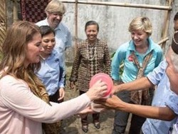 Istri Orang Terkaya Dunia Dorong Masyarakat Desa RI Punya Rekening Bank
