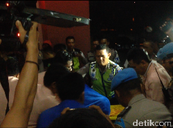 Terduga Teroris yang Mengalami Luka Tembak Tiba di RS Polri