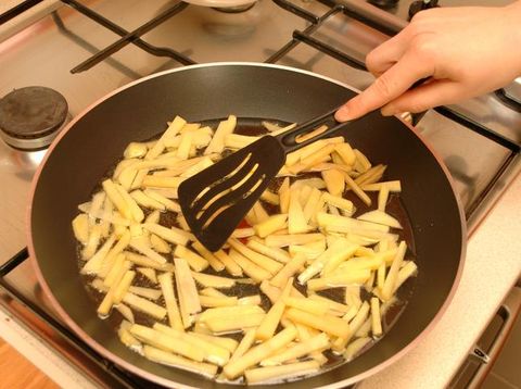 Tips menggoreng kentang beku
