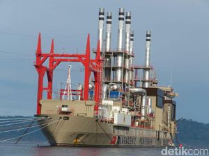 Kapal Genset Raksasa Turki Terangi Ambon Sejak Awal April Kapal Genset Raksasa Turki Terangi Ambon Sejak Awal April