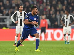 Diklaim Akan Pindah ke Juventus, Gelandang Lyon Ini Membantah