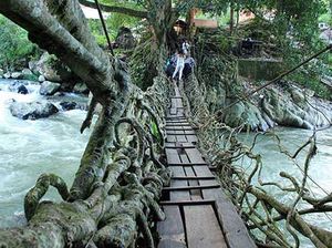 10 Tempat Wisata yang Punya Mitos Enteng Jodoh