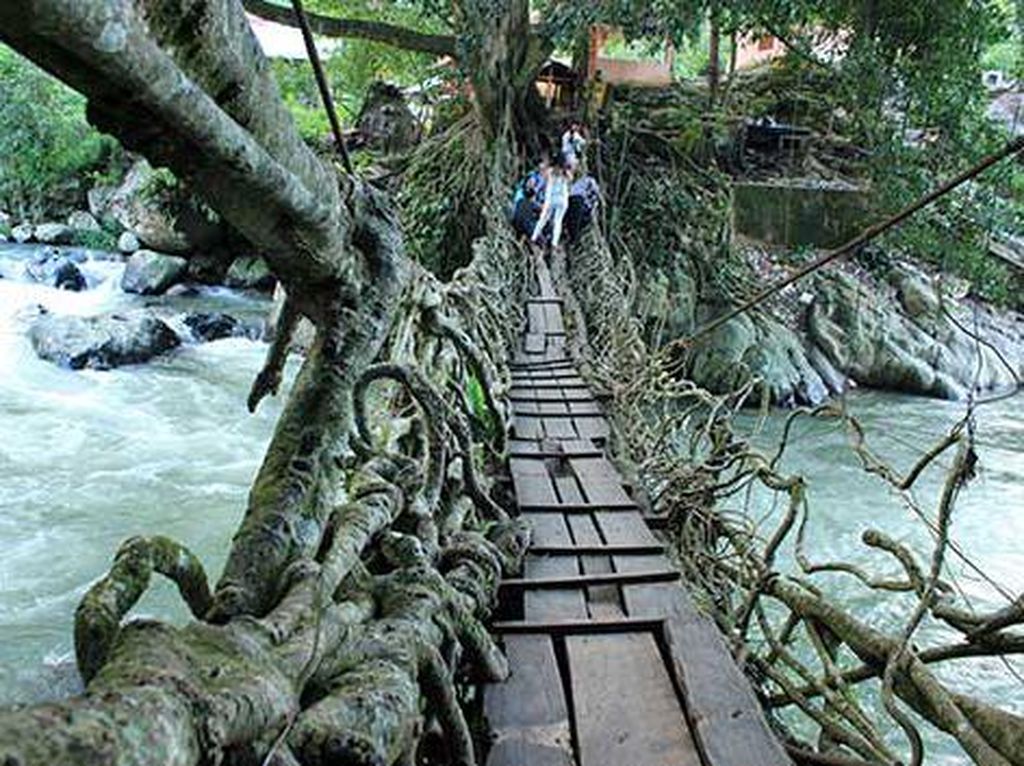 10 Tempat Wisata yang Punya Mitos Enteng Jodoh 10 Tempat Wisata yang Punya Mitos Enteng Jodoh