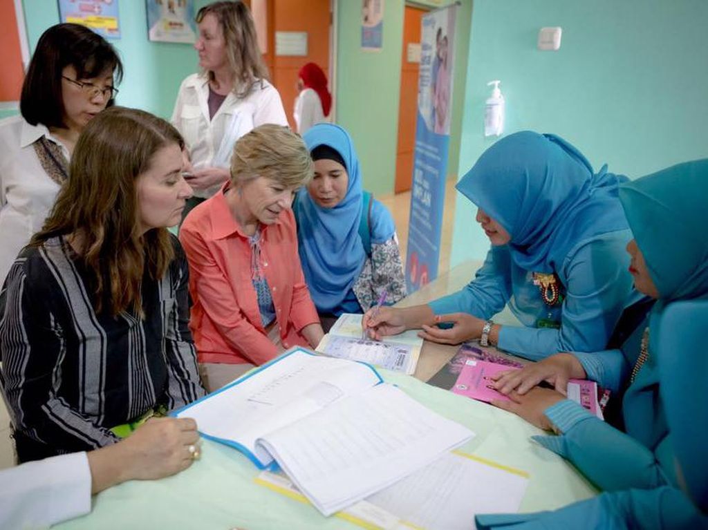 Mau Sambangi Indonesia, Begini Kesederhanaan Istri Bill Gates Mau Sambangi Indonesia, Begini Kesederhanaan Istri Bill Gates