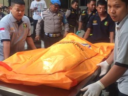 Jenazah Terduga Teroris Cilegon Tiba di RS Polri