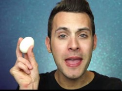 Blogger Ini Ganti Spons Beauty Blender dengan Sebutir Telur Rebus