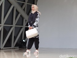Desainer Bandung Anggia Rilis Koleksi Hijab Terinspirasi dari Matahari