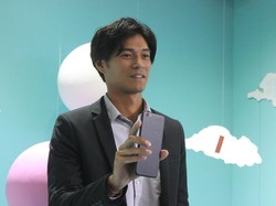 Ini Fitur Smartphone Paling Penting Bagi Model & Treveller Marshall Sastra