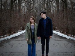 Viral, Pasangan Ini Melakukan Pemotretan Mesra Pasca Putus