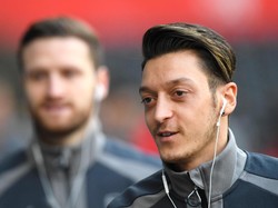 Masa Depannya Dispekulasikan, Oezil Mengaku Bahagia di Arsenal