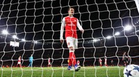 Bayern lagi-lagi mengamuk melawan Arsenal dan kembali mencetak lima gol. The Gunners juga kembali cuma bikin satu gol balasan. Foto: Clive Mason/Getty Images