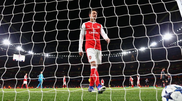Oezil soal Performa Buruk Arsenal