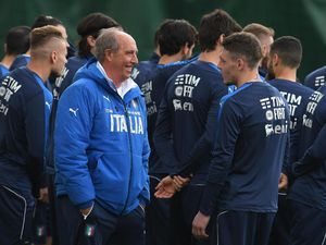 Italia Tak Pandang Albania Sebelah Mata
