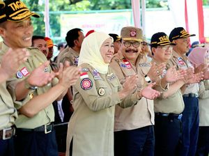 Khofifah Ambil Formulir Pendaftaran Cagub Jatim di Demokrat