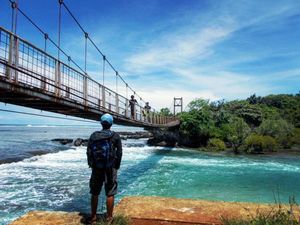 Mudik ke Bandung Butuh Vitamin Sea? Ini 5 Pantai Terdekat