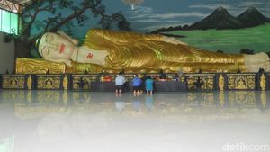 Foto: Patung Buddha Tidur di Indonesia