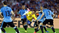 Neymar ikut menyumbangkan 1 gol. REUTERS/Andres Stapff.
