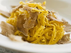 Ini Sajian Pasta Memakai Jamur Truffle Putih yang Termahal di Amerika